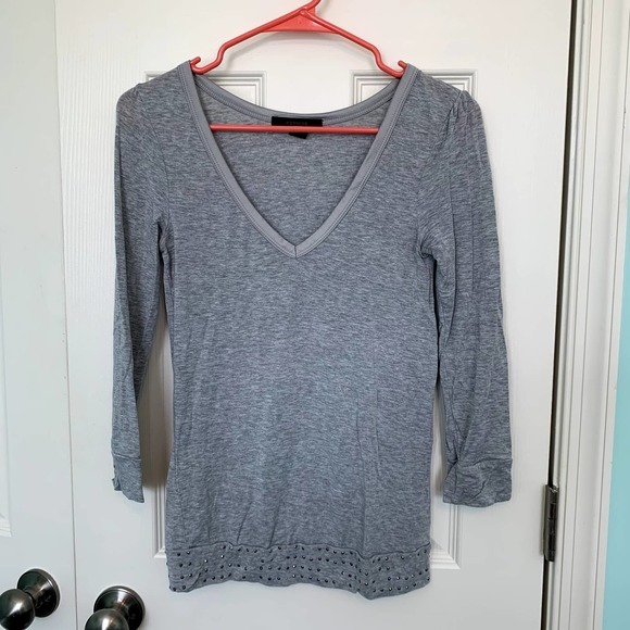 Express‎ Women's Size Small Gray V-Neck 3/4 Sleeve Tee - Picture 1 of 5